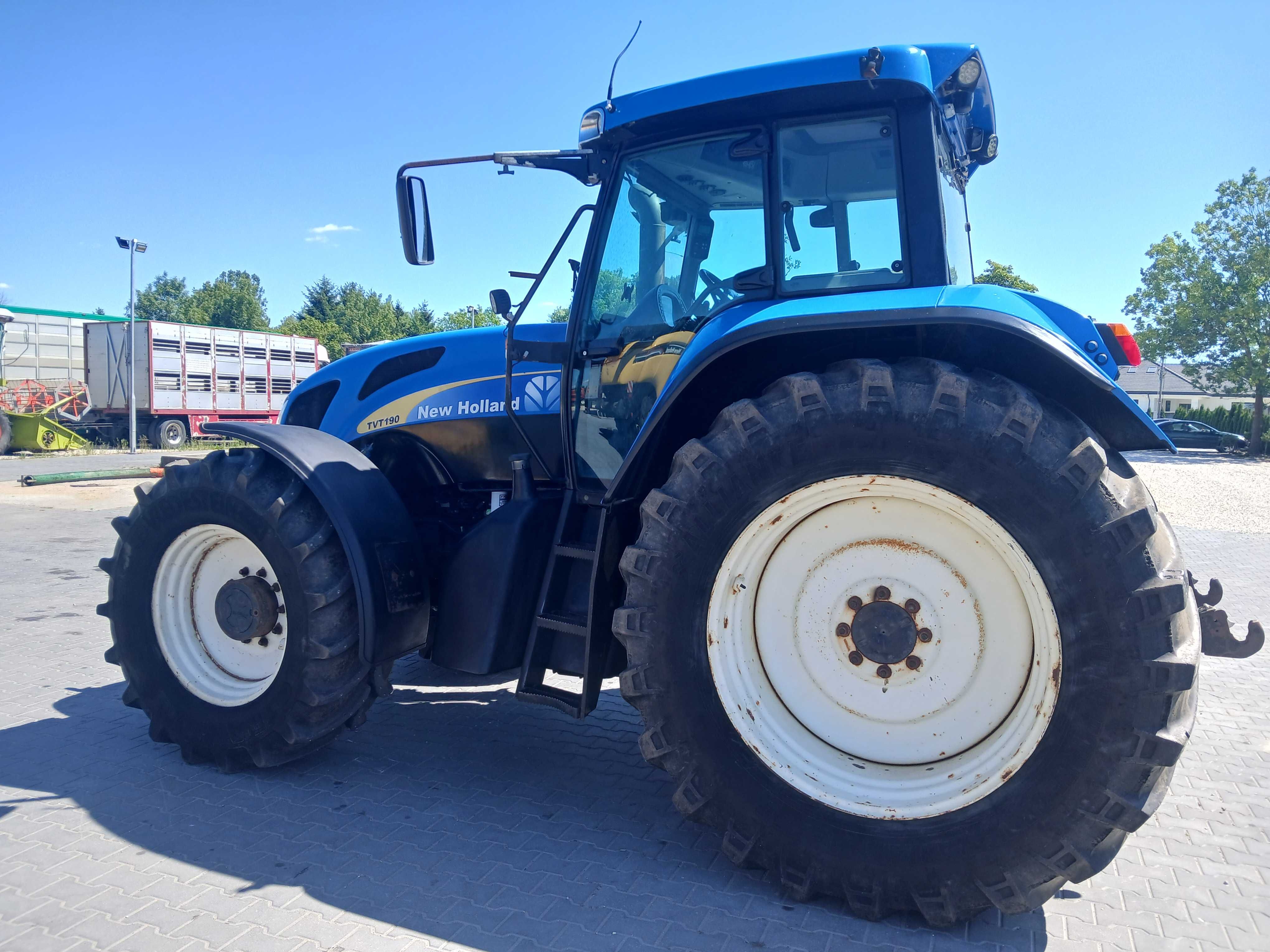 Ciągnik rolnicze New Holland tvt-190