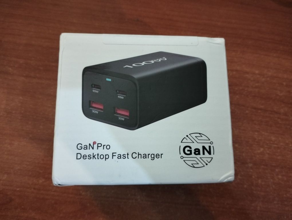 Carregador universal de secretária da cor preto, GaN 200W