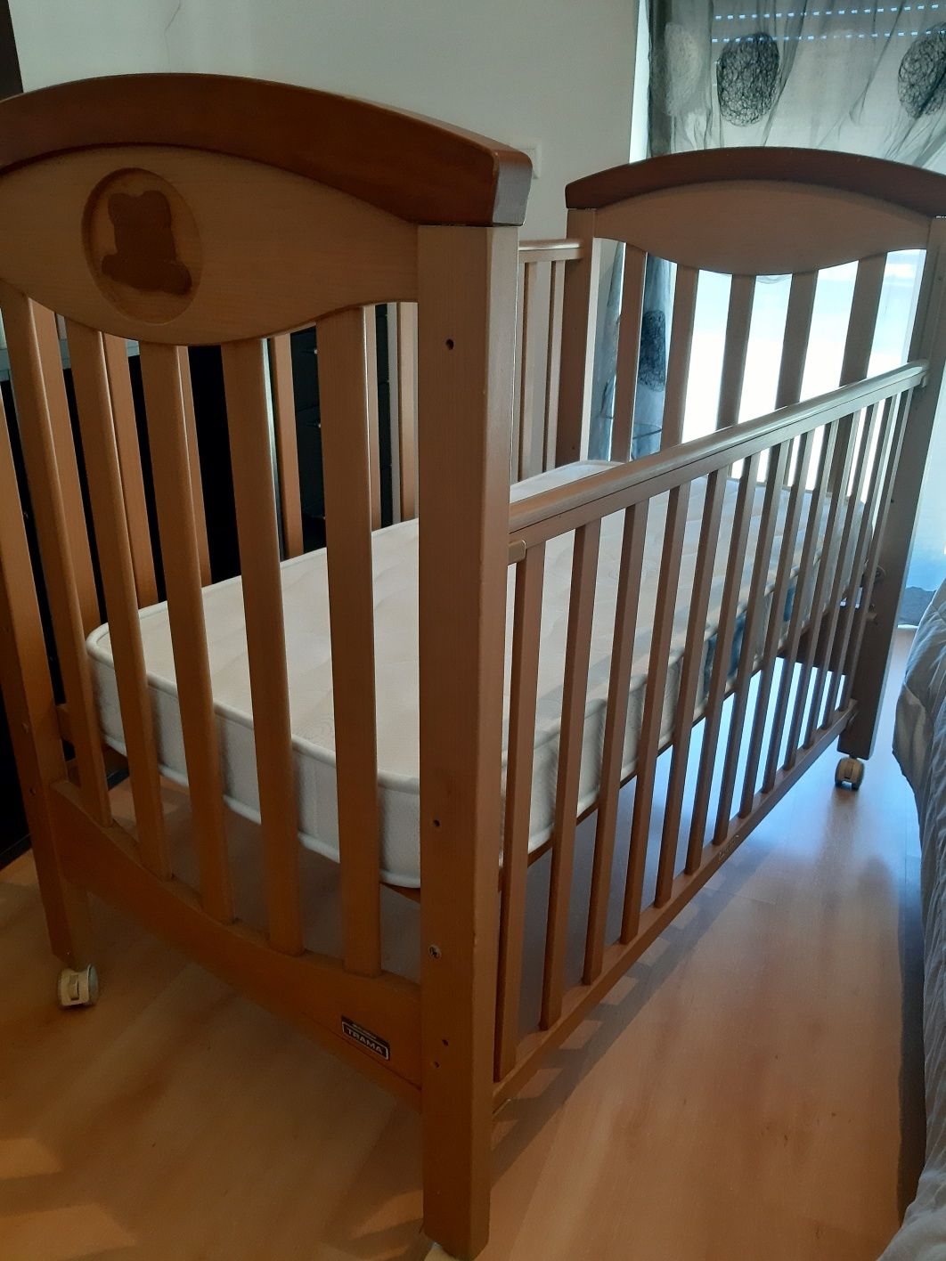 Mobília quarto bebé (berço e cómoda)
