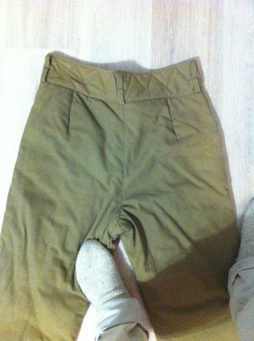 Штаны (брюки) ватные, цвет Армейский Хаки. Выдавались в аэропортах.