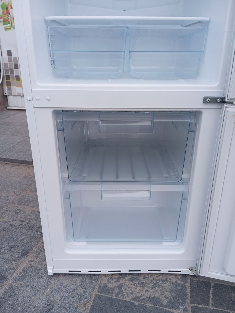 Холодильник Bosch KGV24V00 160см Ширина 55см из Германии Гарантия