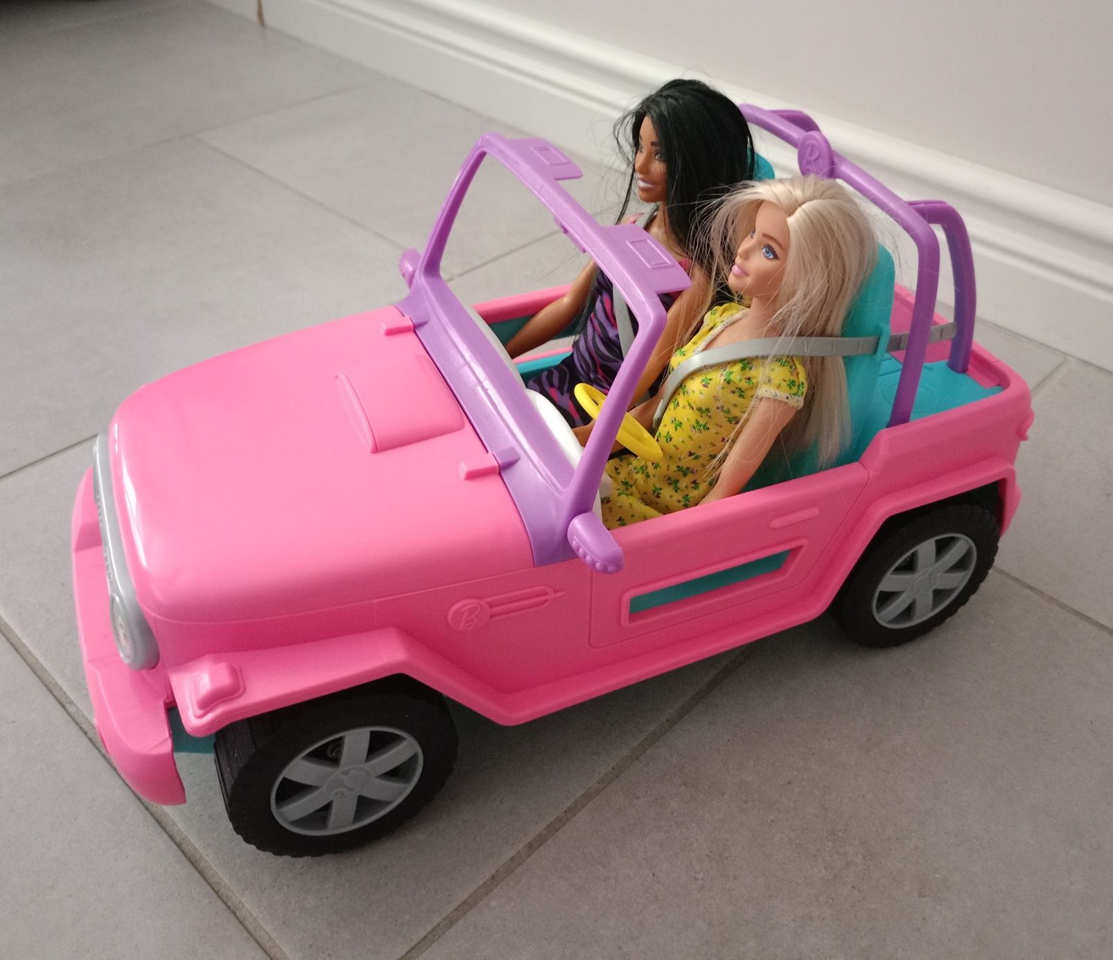 Barbie samochód terenowy + dwie lalki
