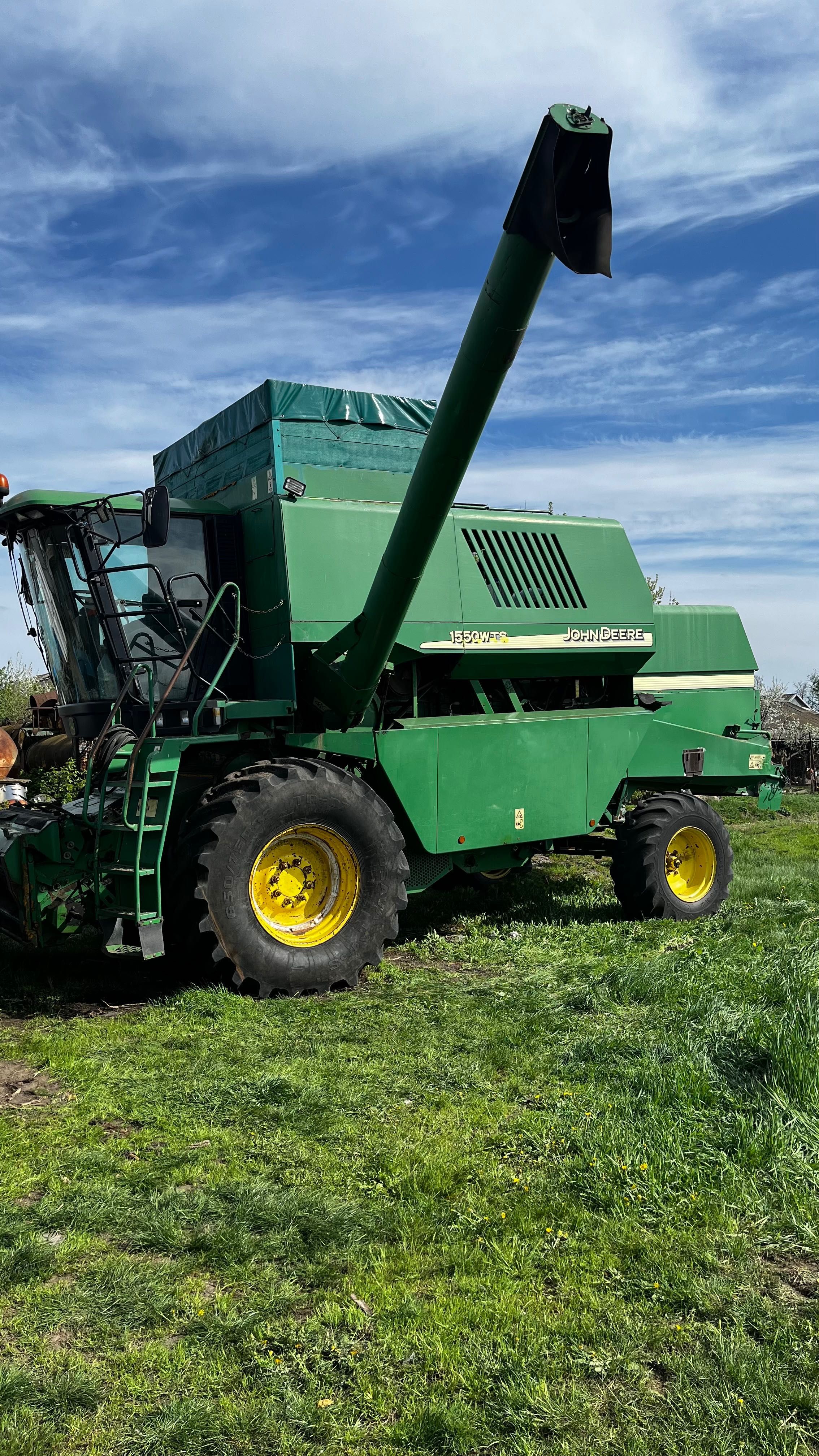 Комбайн John Deere 1550