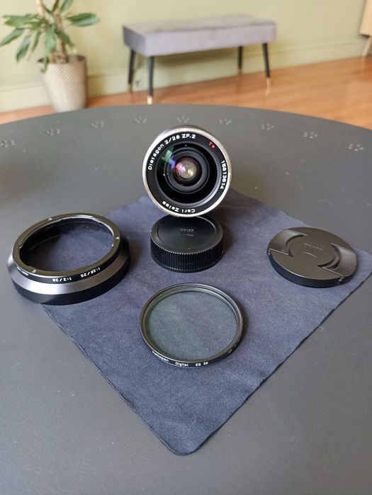 Zeiss Distagon 2/28 mm ZF.2