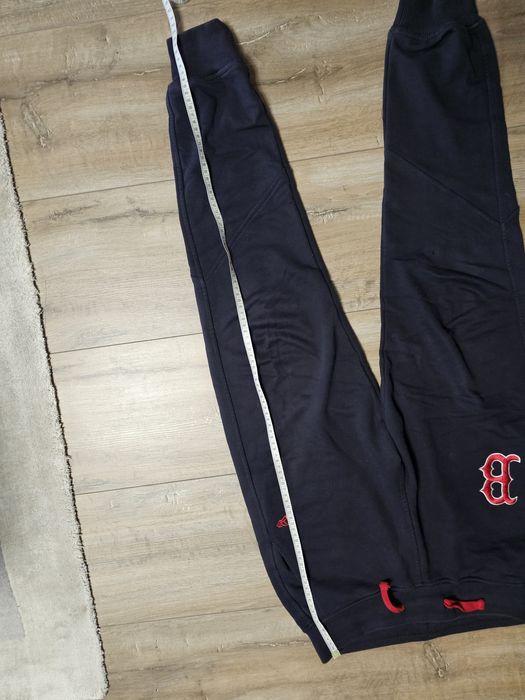 Spodnie dresowe New Era  M
