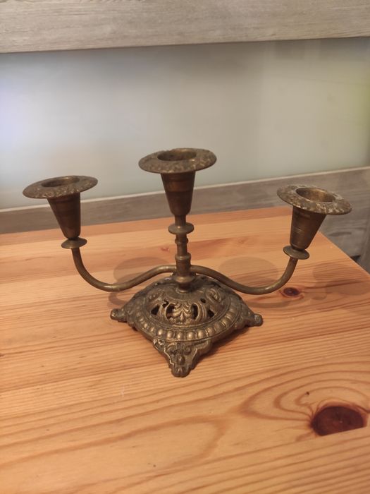 Mosiężny trójramienny świecznik kandelabr vintage zabytek retro PRL