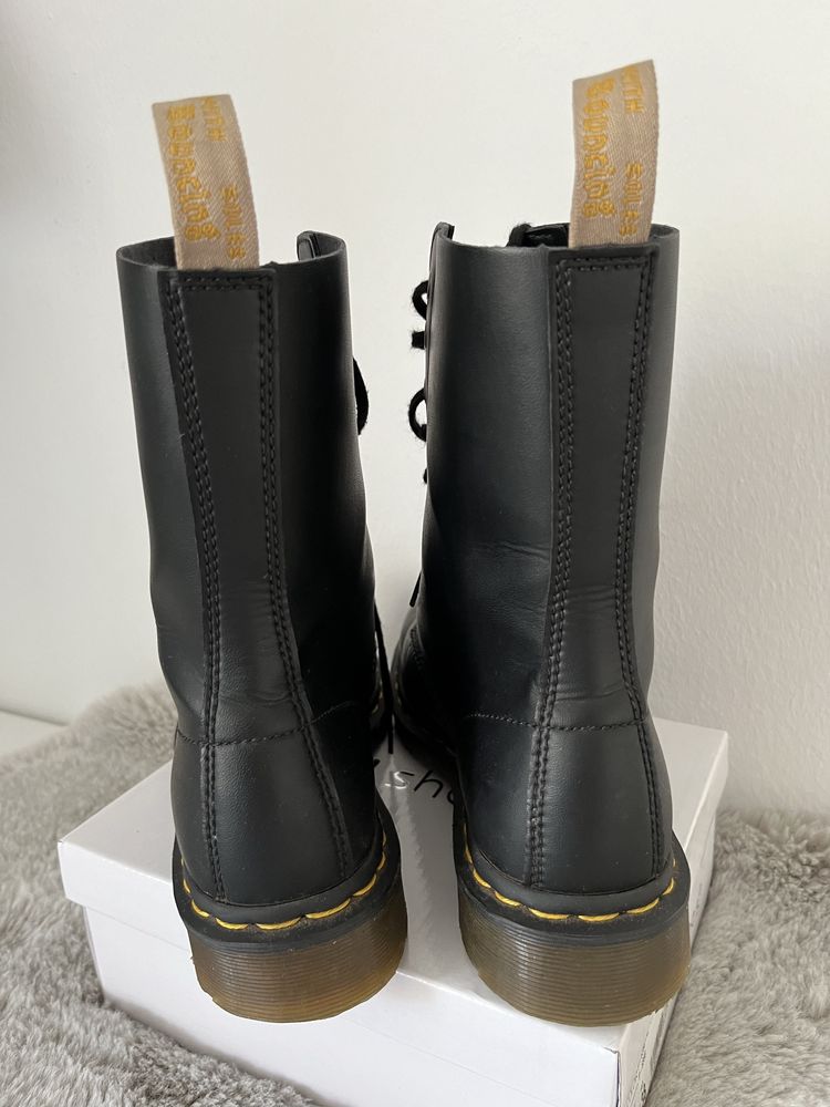 Oryginalne glany Dr. Martens martensy z ekoskóry czarne
