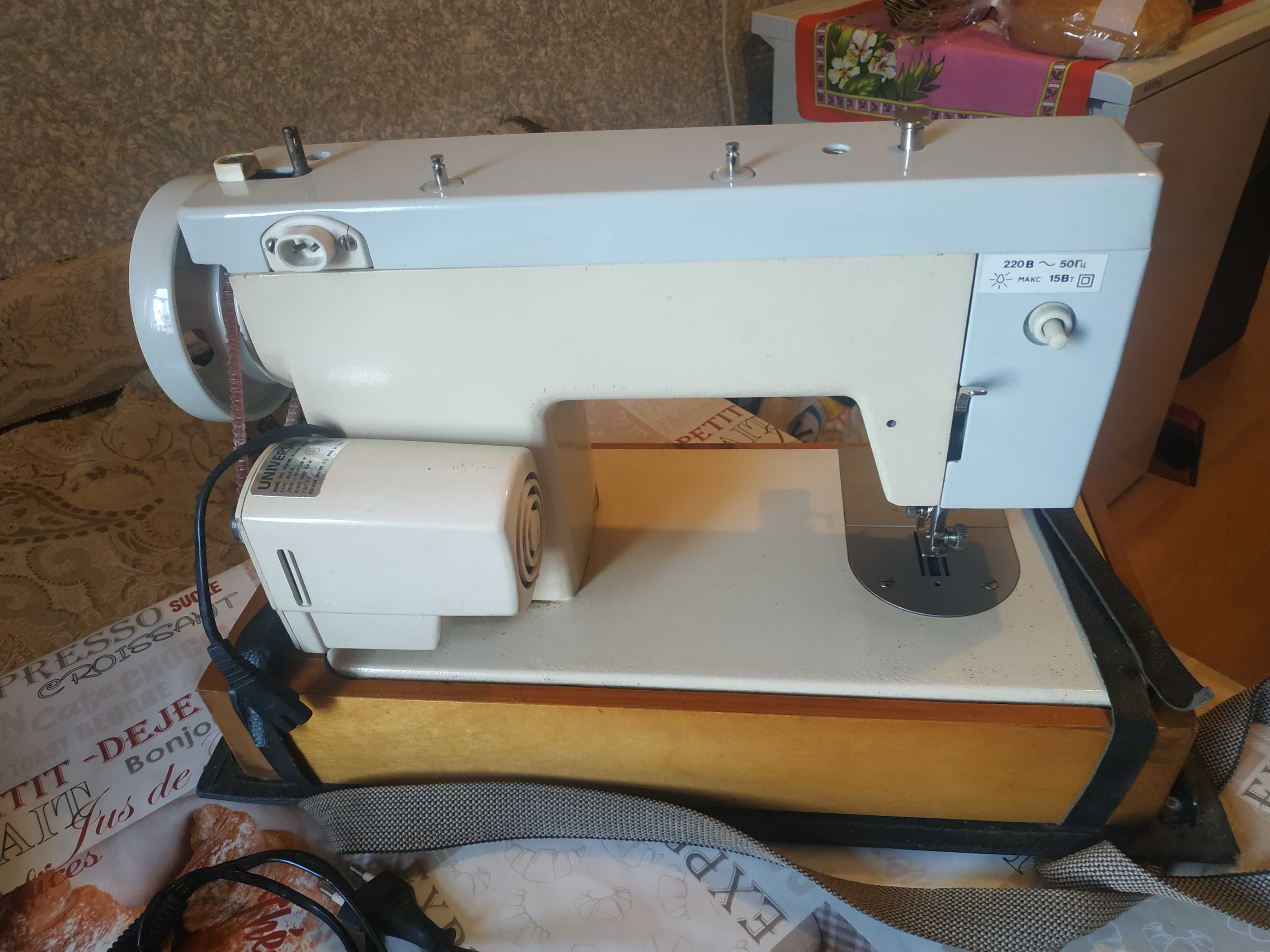 Продається швейна машинка Чайка 134