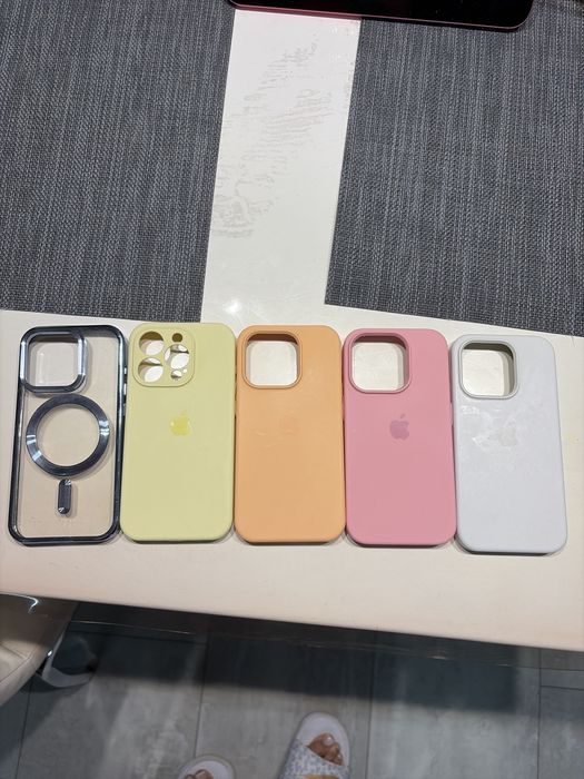 Продам чехлы на айфон 15 про