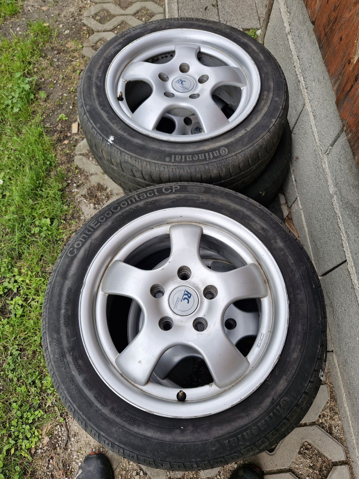 Kola na felgach 185/60 R15 84H