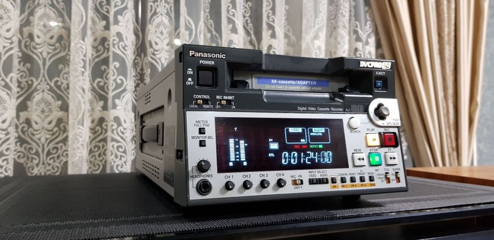 Panasonic AJ-SD93E профессиональный видео магнитофон