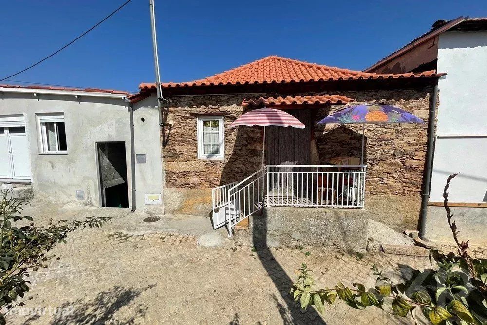 Encantadora Moradia em Suçães
