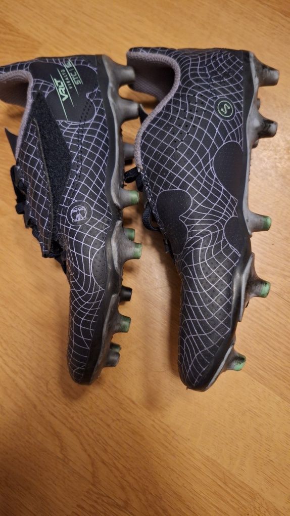 Buty korki chłopięce Kipsta Viralto (Decathlon) r.34 (wkładka 21,5 cm)
