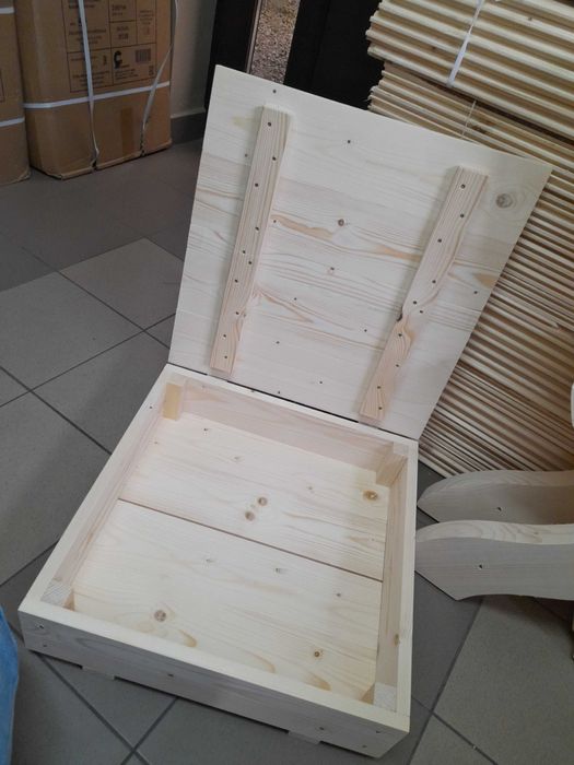 Skrzynie, kufry, pojemniki drewniane