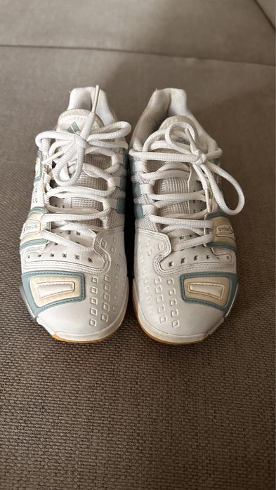 Продам кроссовки адидас