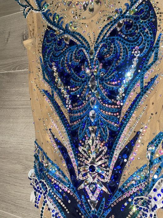 Strój dla gimmastyki artystycznej