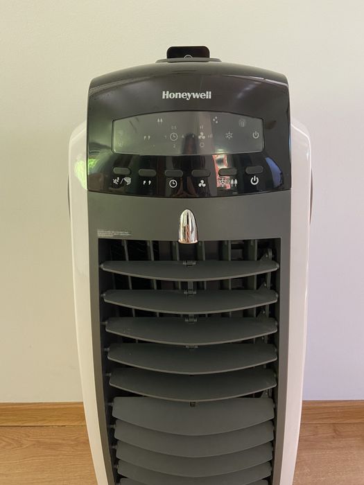 Schładzacz powietrza Honeywell ES800 Klimator ewaporacyjny