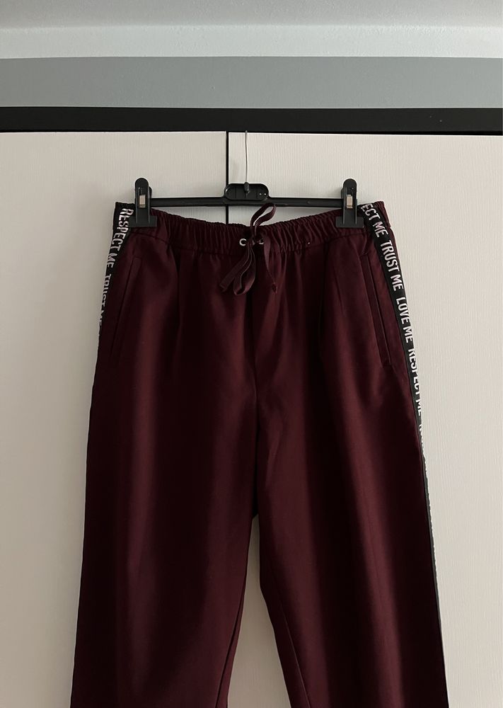 Spodnie bordowe bershka M/38 !!