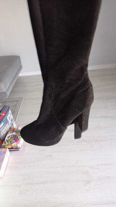 Kozaki zamszowe za kolano wysokie