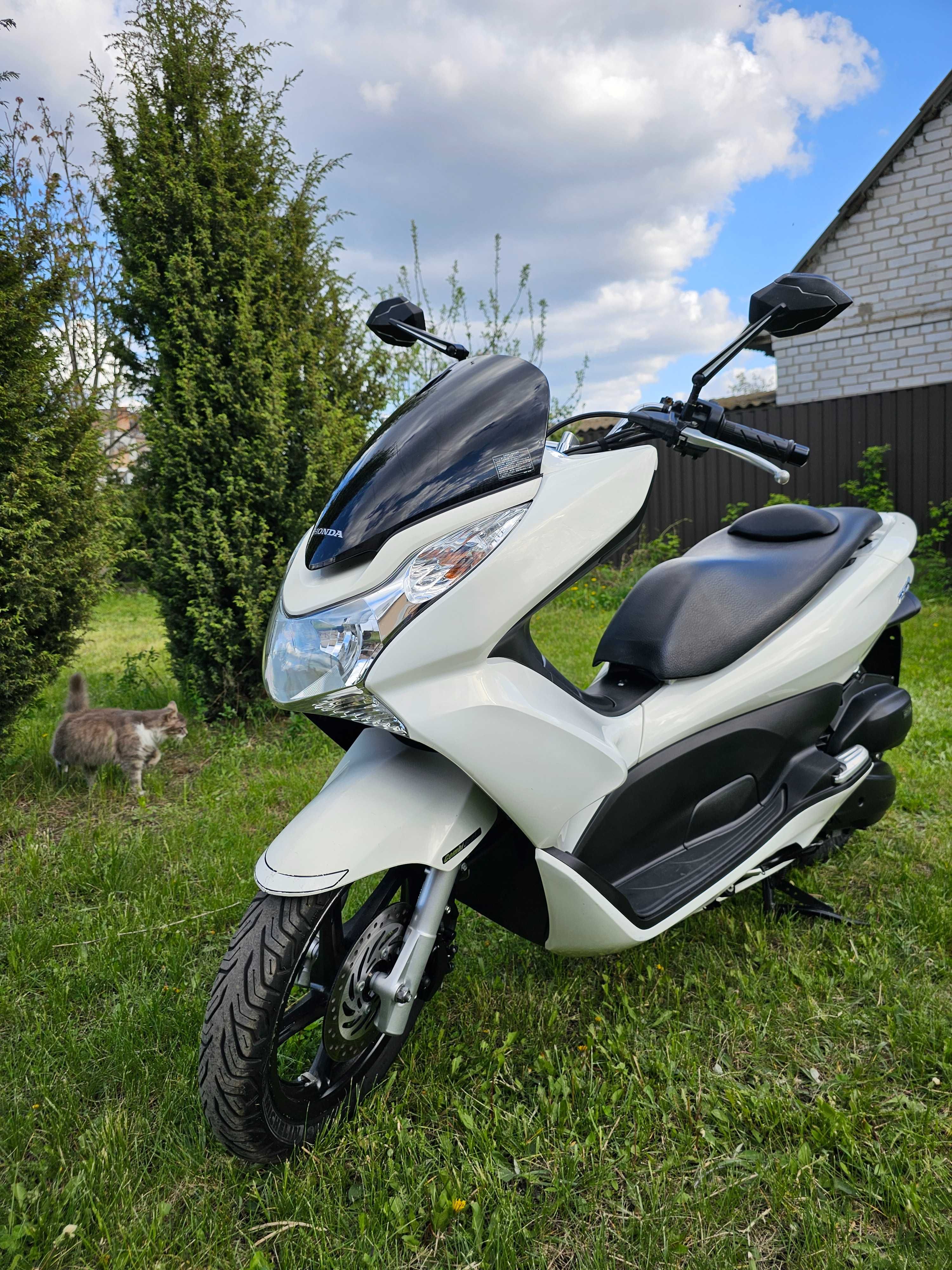 Максіскутер Honda PCX 125