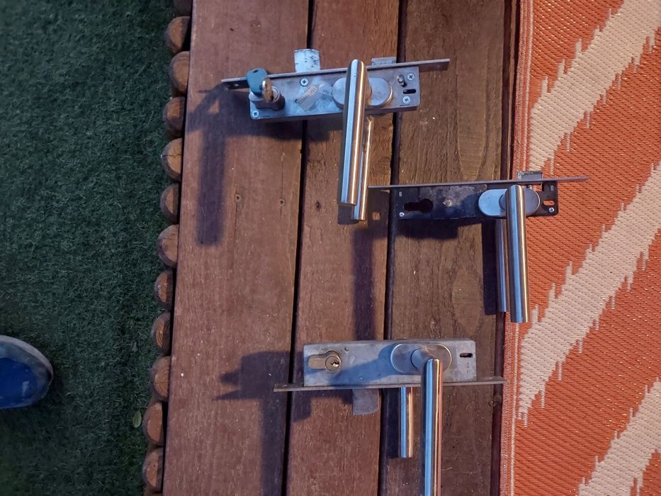 Kompletny zamek  do bram i furtek z klamką i wkładką