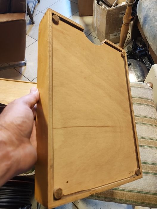 Segregator drewniany na biurko vintage.