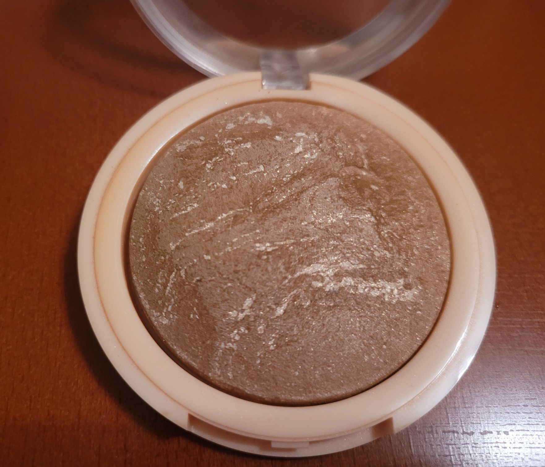 Bronzer wypiekany  Revolution Bronzer Reloaded Take a Vacation