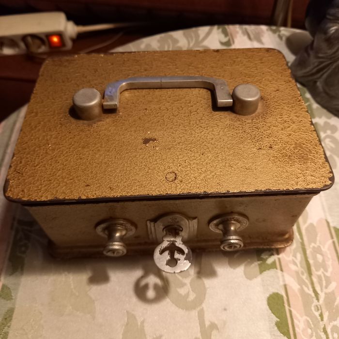 Cofre Antigo Ferro Fundido