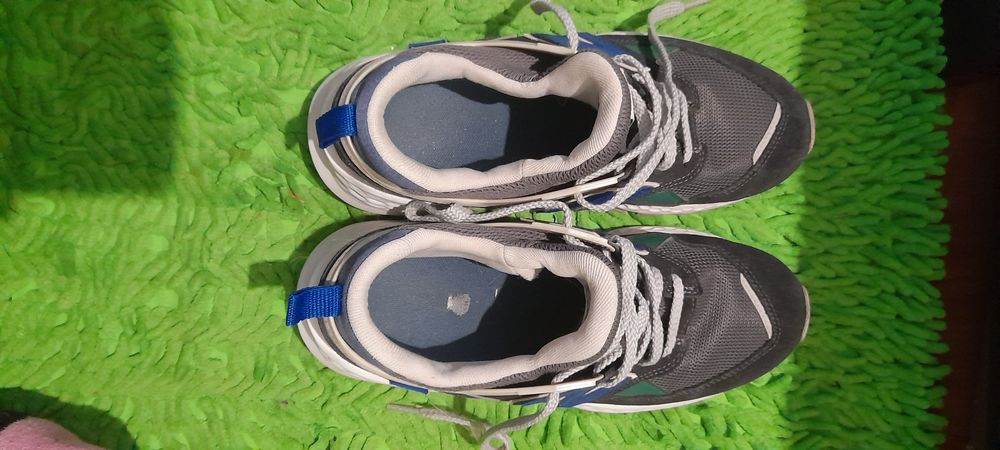 Фірмові кросівки NB