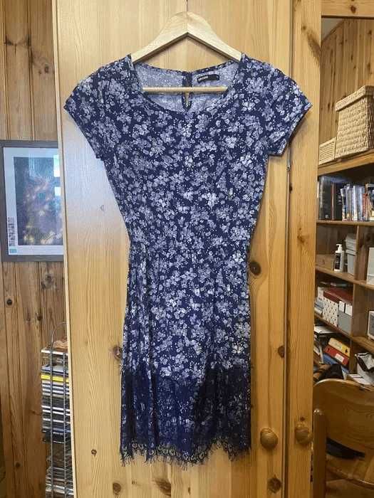 sukienka w kwiaty cropp