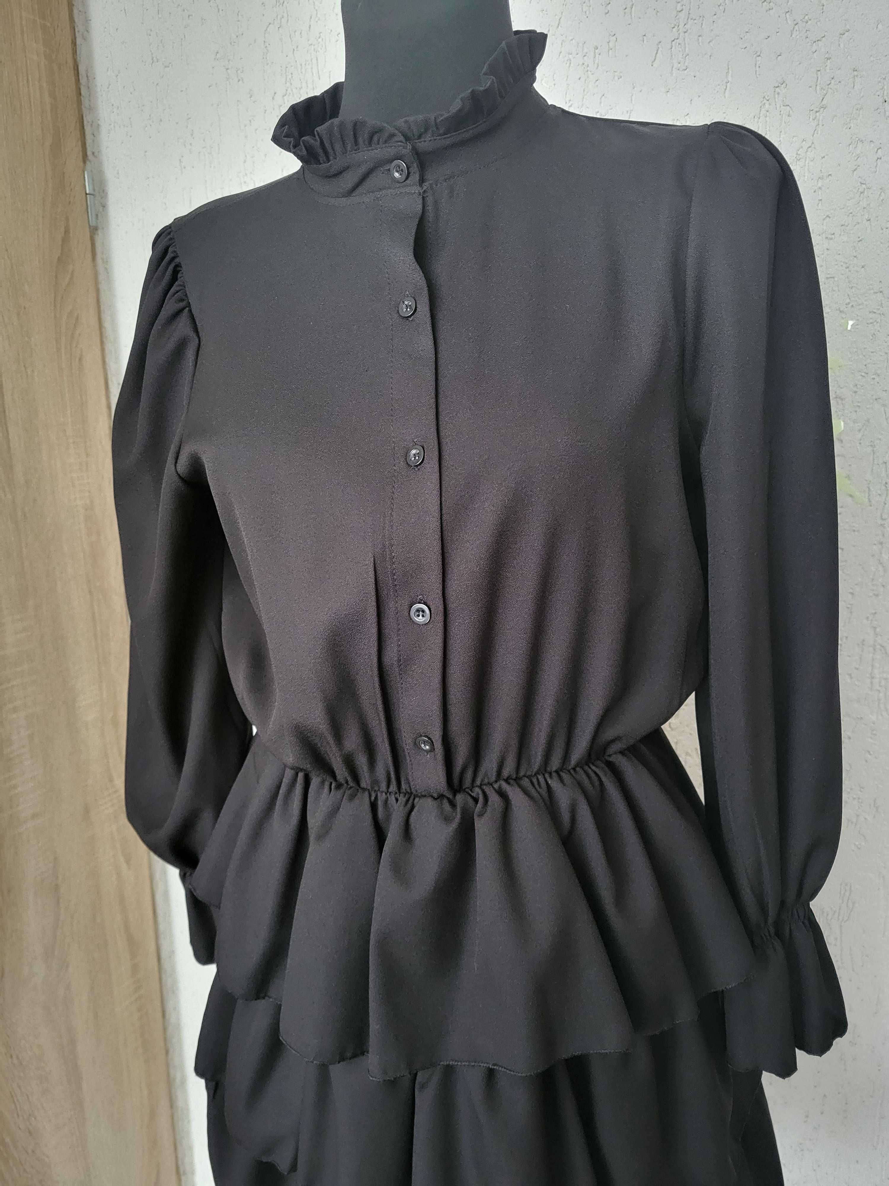 Czarna z falbanami sukienka 38 40