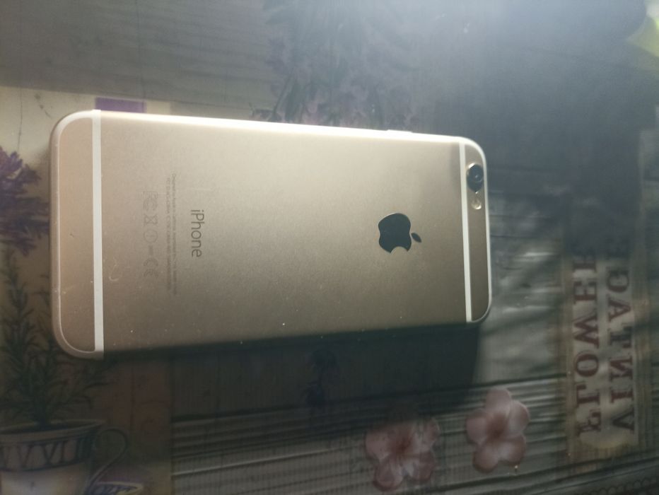 Продам айфон 6 робочий в харошом состоянии не блокован чист на 16