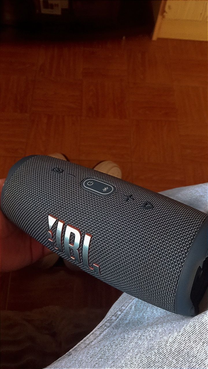 Jbl charge 5 com garantia
