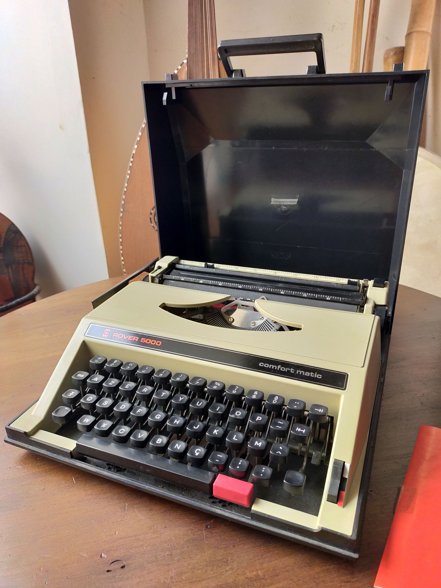 Máquina de escrever Rover 5000