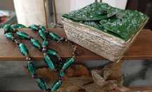 Colar comprido, pedras em Vidro, Verde - C/ caixa
