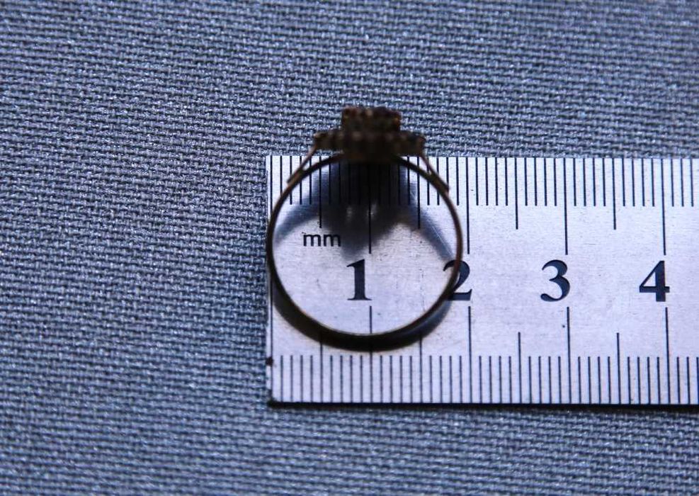 Cinco anéis com zircão marcassites e granadas