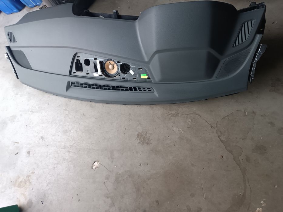 торпеда передня консоль торпедо з подушкою  Ауді Q5 80A кю5 ку5