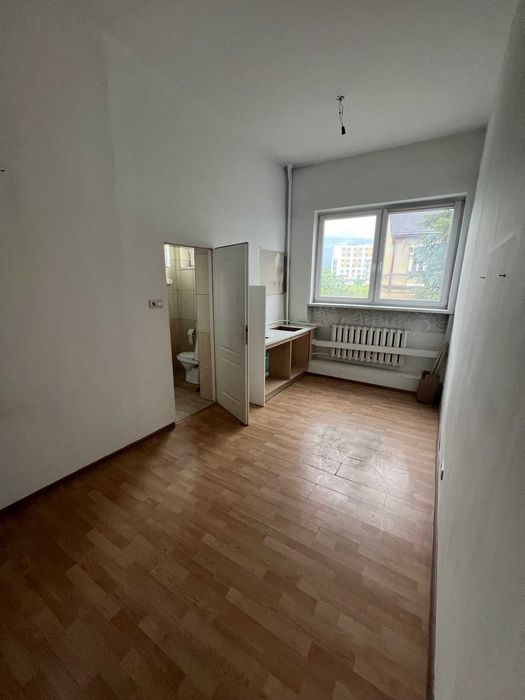 Do wynajęcia  w centrum Wadowic ul.Spadzista10- lokale biurowe