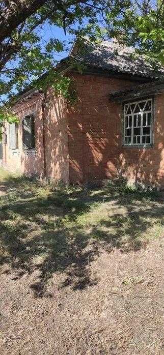 Продам будинок в пригороді
