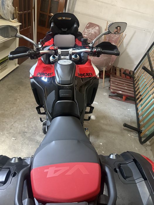 Ducati v4 pikes peak