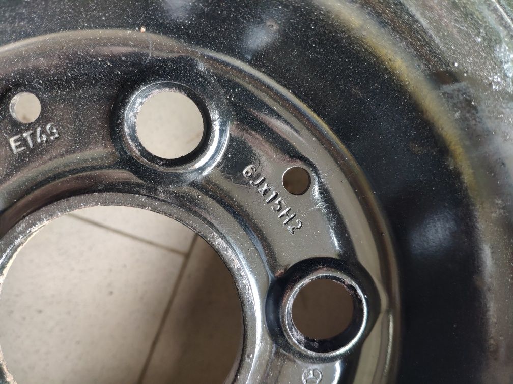 Запасне колесо диск з резиною в гарному стані на Мерседес R15