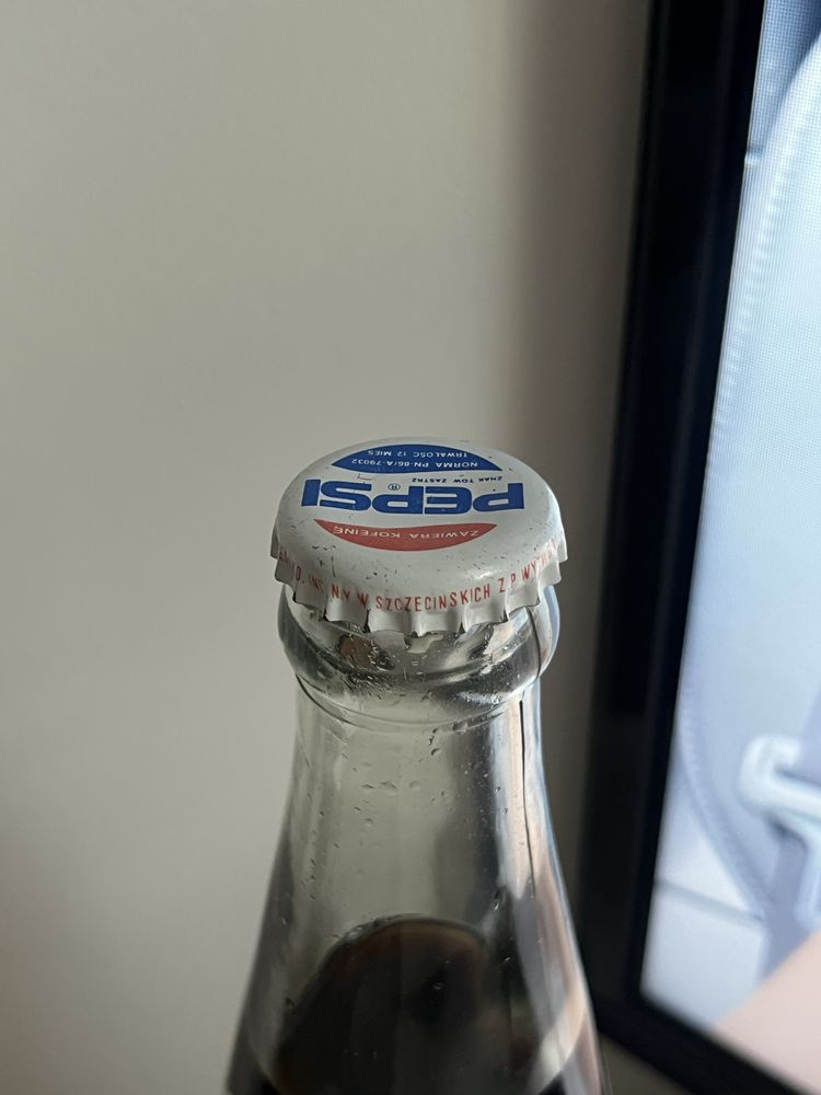 Pełna butelka pepsi coli z PRL- oryginalna zawartość