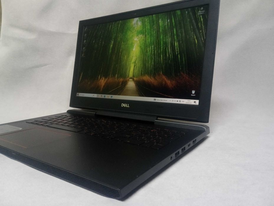 Dell 7577 (i5 7300HQ/GTX 1060 6GB)