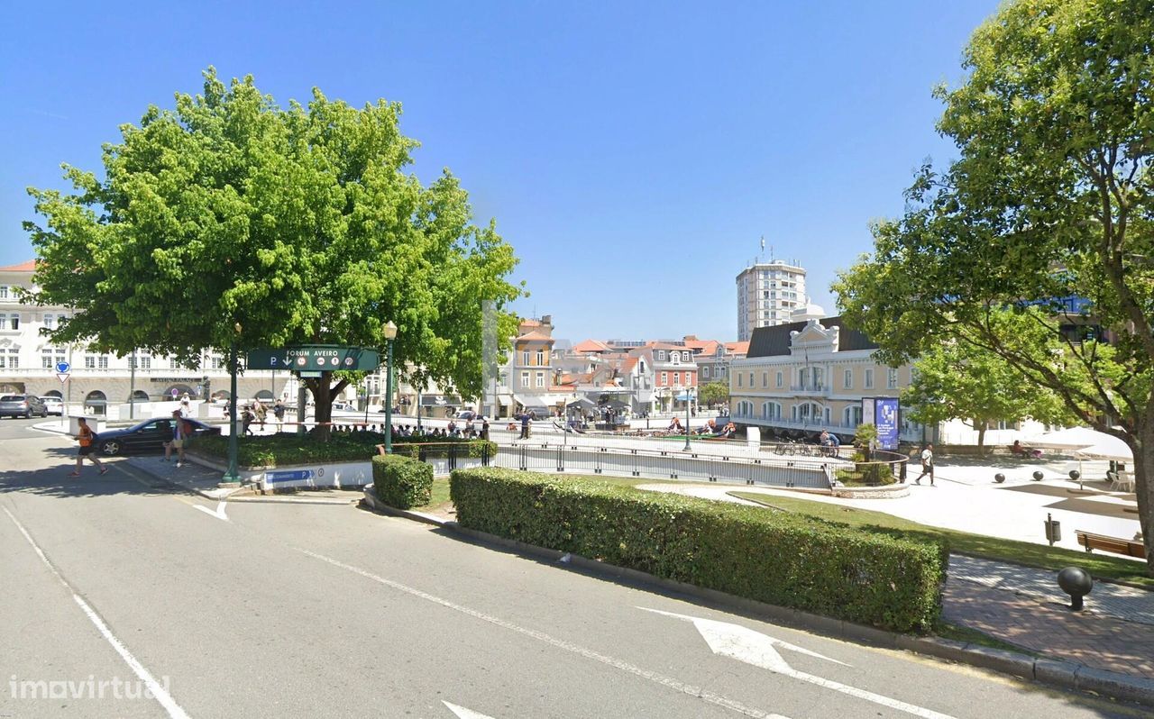 Loja no Centro Avenida, junto ao Fórum de Aveiro