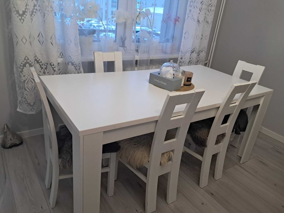 Stół biały rozkładany