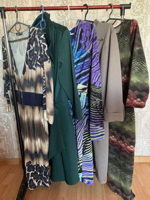 Пакет фирменных платьев (осень, зима), 38 размер