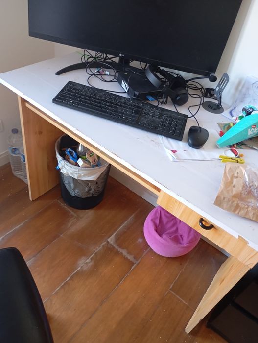 Mesa secretária usada