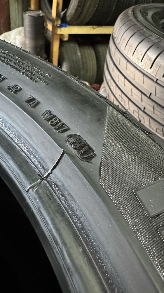 R22 305/35 Pirelli Scorpion Zero