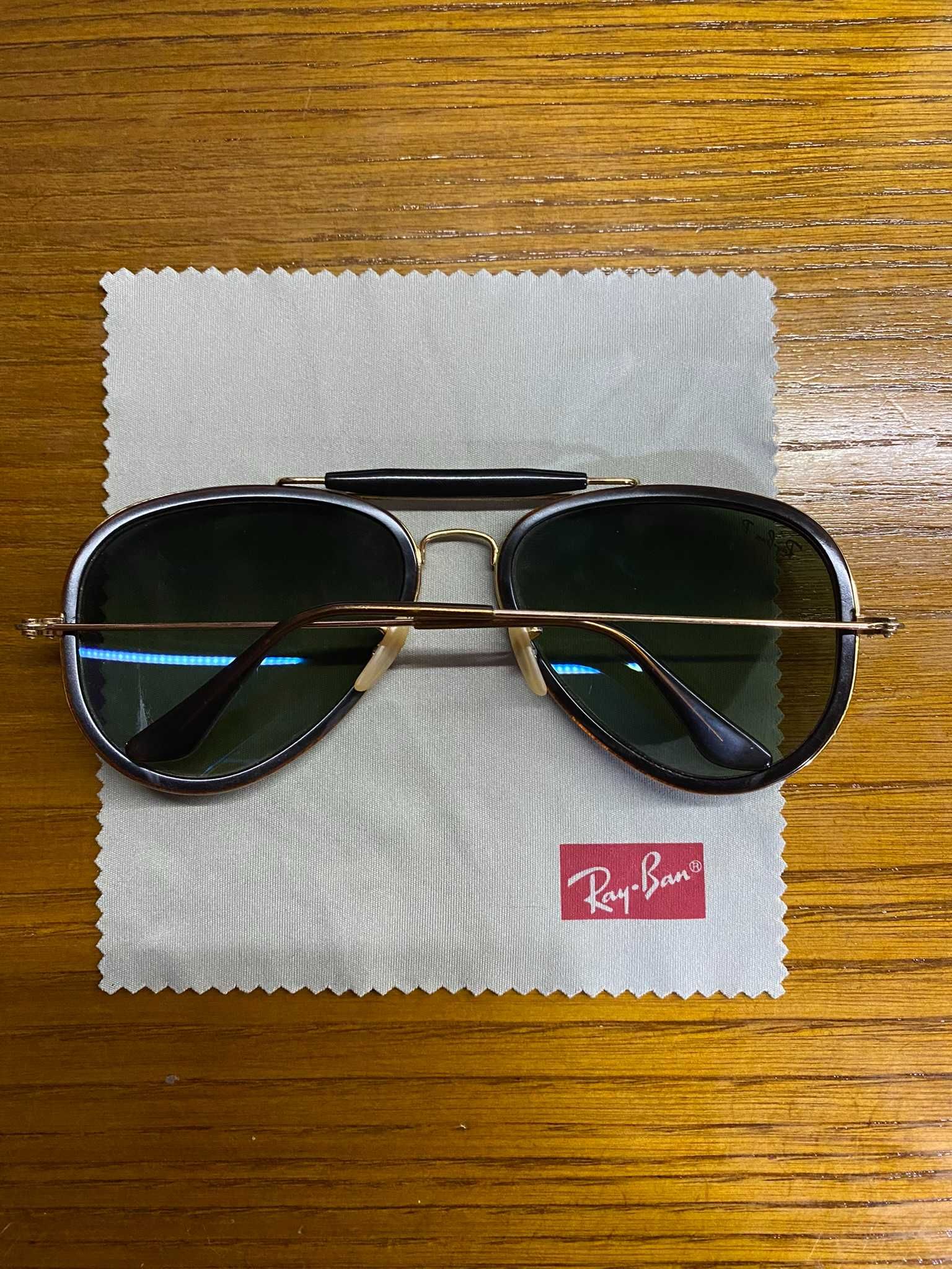 Óculos de Sol Ray-Ban Preto e Dourado