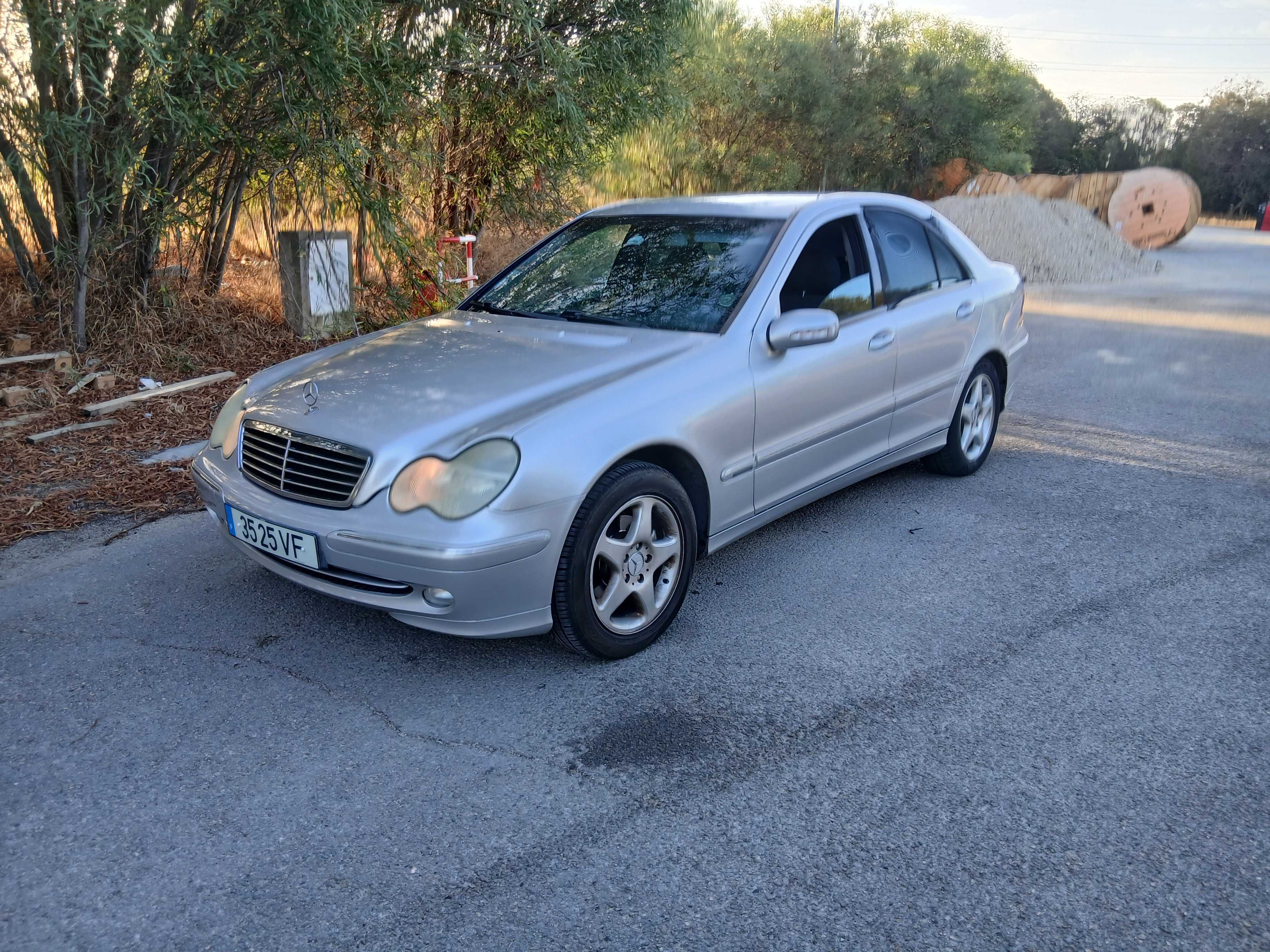 Troco carro por carrinha de trabalho